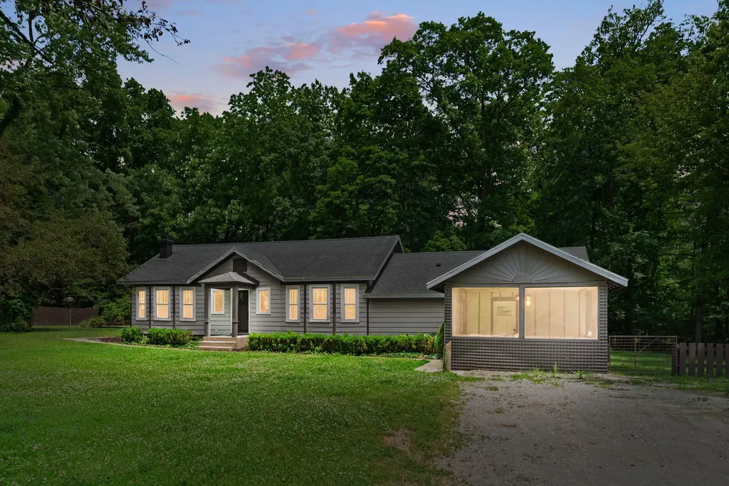 12241 Flynn Road Chikaming Township MI 49125