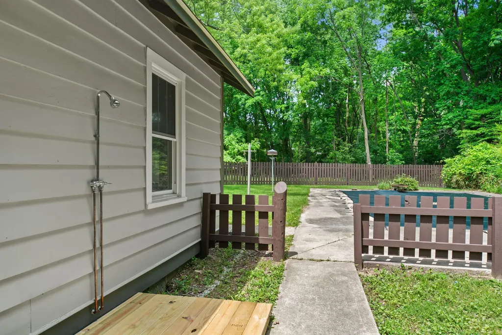 12241 Flynn Road Chikaming Township MI 49125