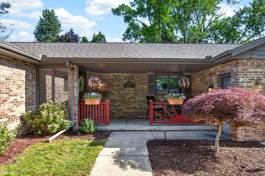 1329 Margaret Place St. Joseph City MI 49085