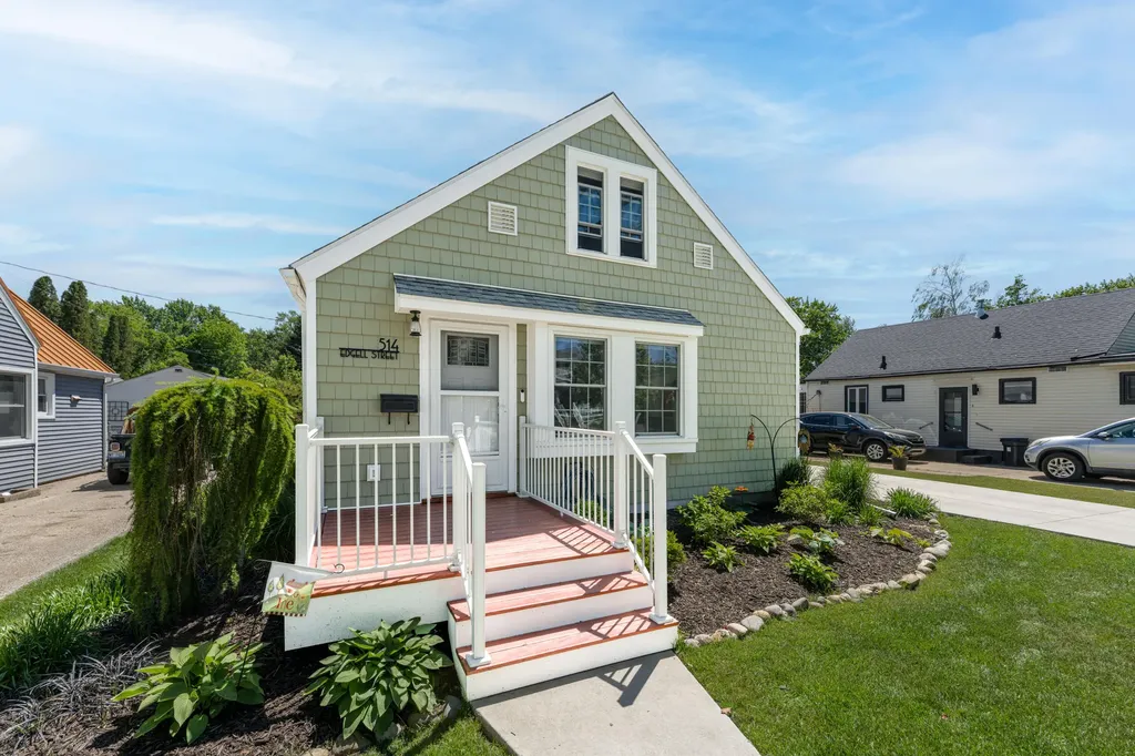 514 Edgell Street South Haven City MI 49090