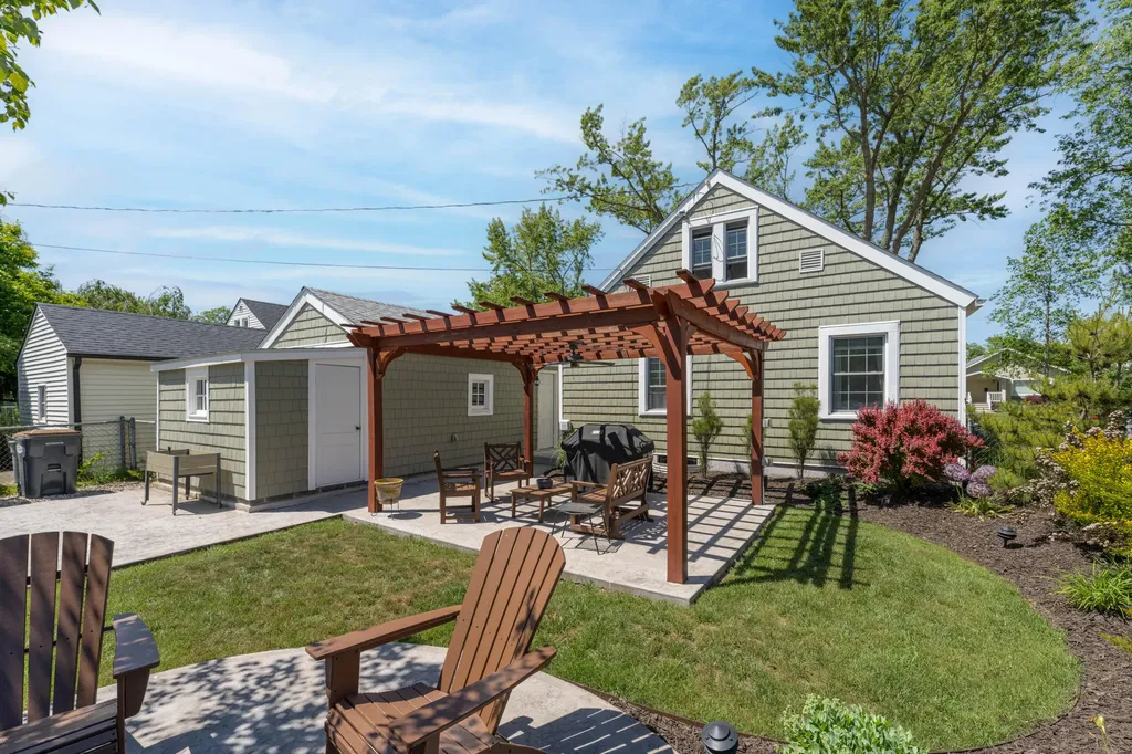 514 Edgell Street South Haven City MI 49090