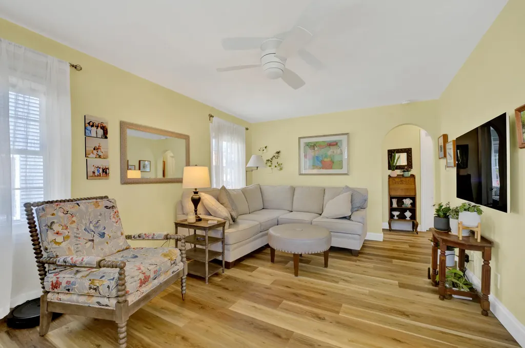 514 Edgell Street South Haven City MI 49090