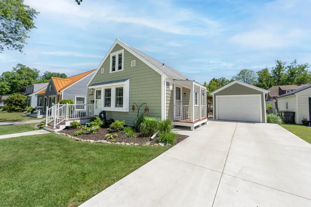 514 Edgell Street South Haven City MI 49090