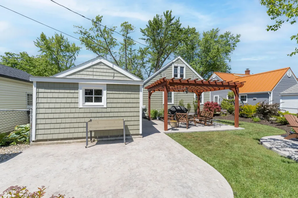 514 Edgell Street South Haven City MI 49090