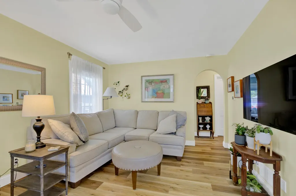 514 Edgell Street South Haven City MI 49090