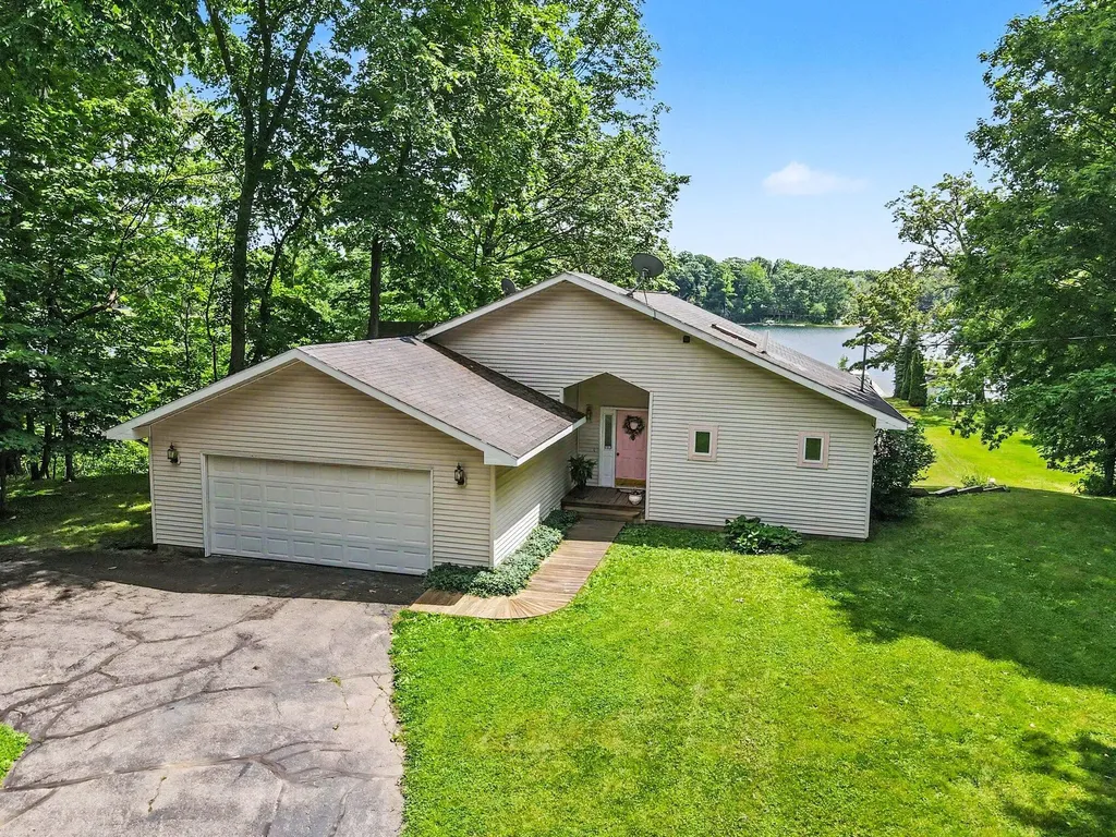 47135 Lakeview Drive Lawrence Township MI 49064