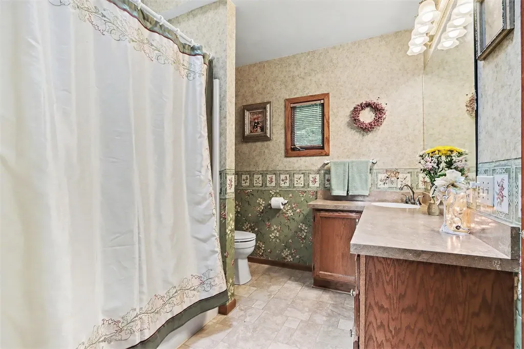 47135 Lakeview Drive Lawrence Township MI 49064