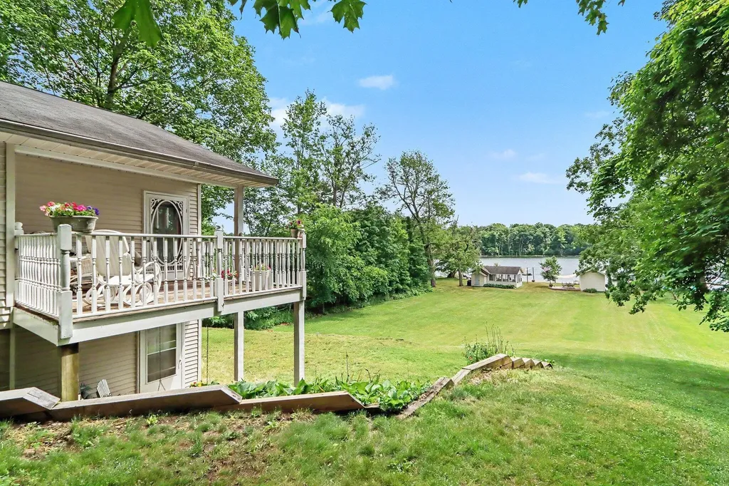 47135 Lakeview Drive Lawrence Township MI 49064