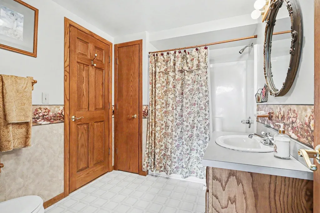 47135 Lakeview Drive Lawrence Township MI 49064