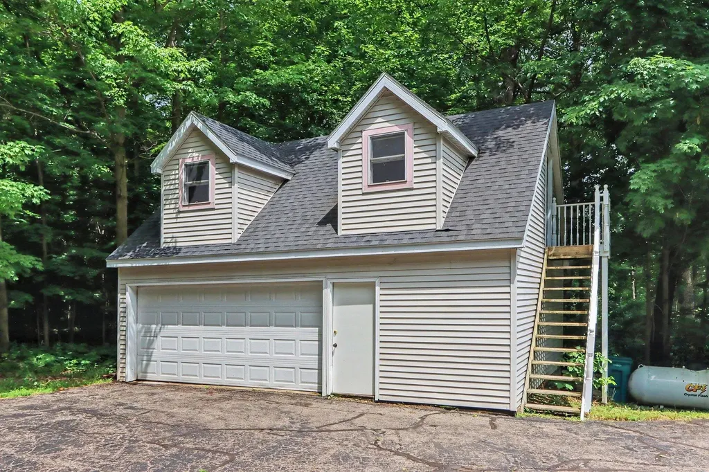 47135 Lakeview Drive Lawrence Township MI 49064