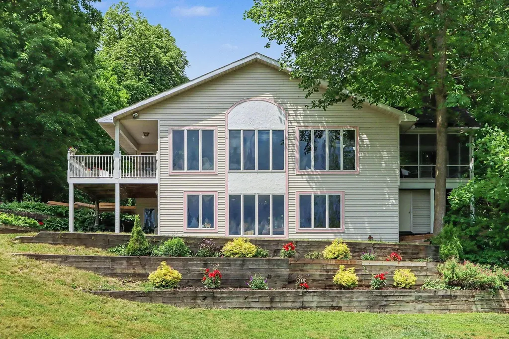 47135 Lakeview Drive Lawrence Township MI 49064