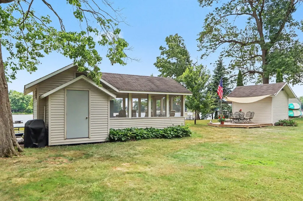 47135 Lakeview Drive Lawrence Township MI 49064