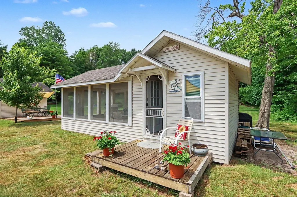 47135 Lakeview Drive Lawrence Township MI 49064