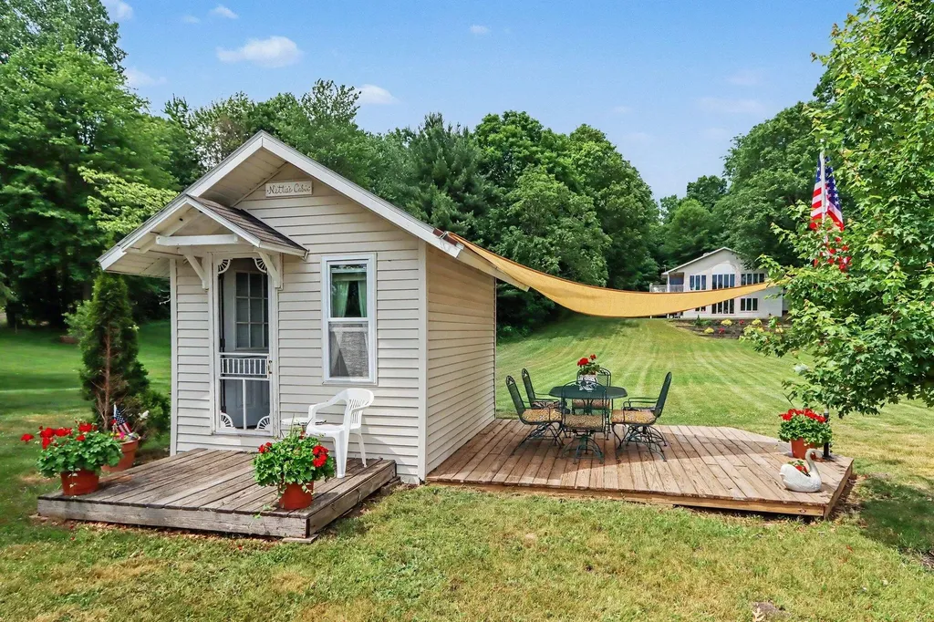 47135 Lakeview Drive Lawrence Township MI 49064