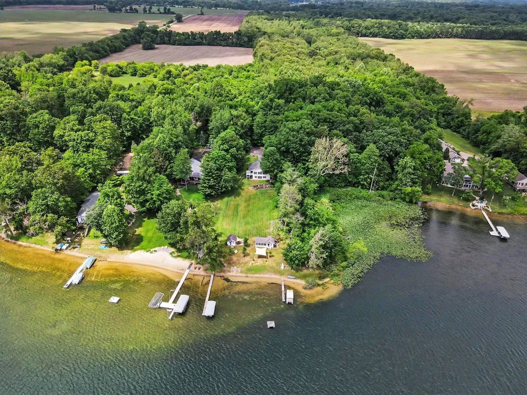 47135 Lakeview Drive Lawrence Township MI 49064