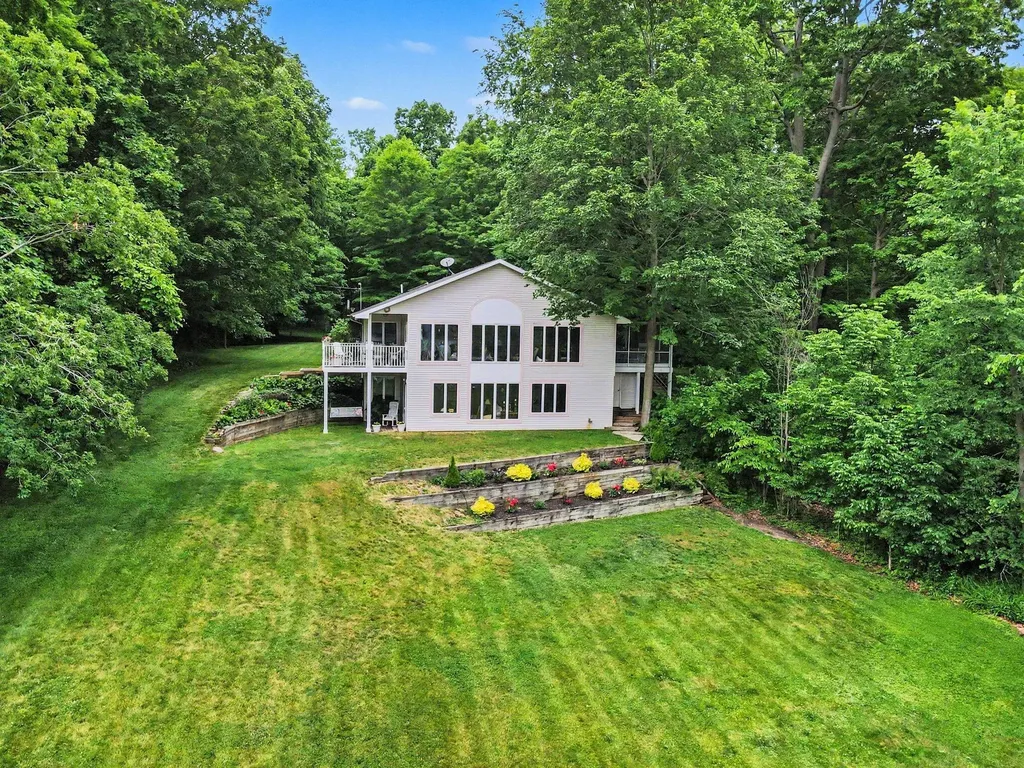 47135 Lakeview Drive Lawrence Township MI 49064