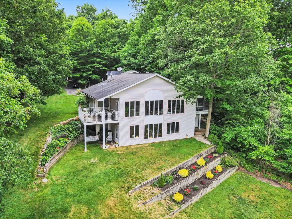 47135 Lakeview Drive Lawrence Township MI 49064