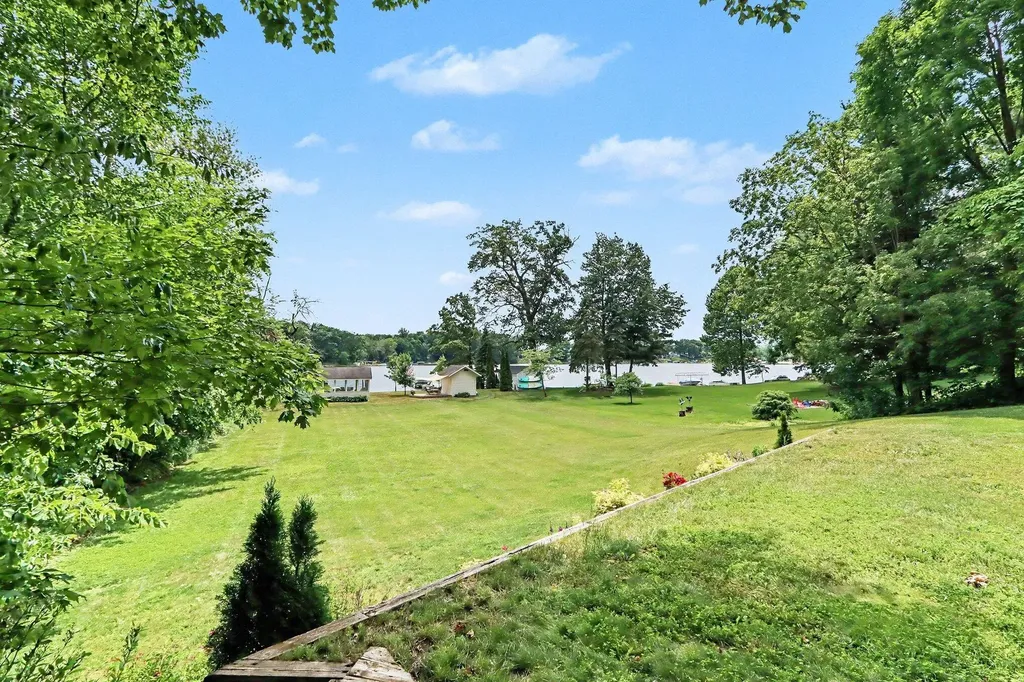 47135 Lakeview Drive Lawrence Township MI 49064