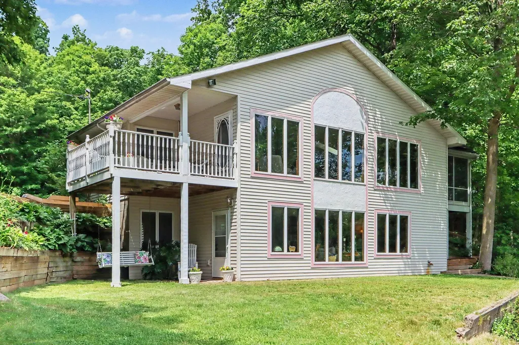 47135 Lakeview Drive Lawrence Township MI 49064