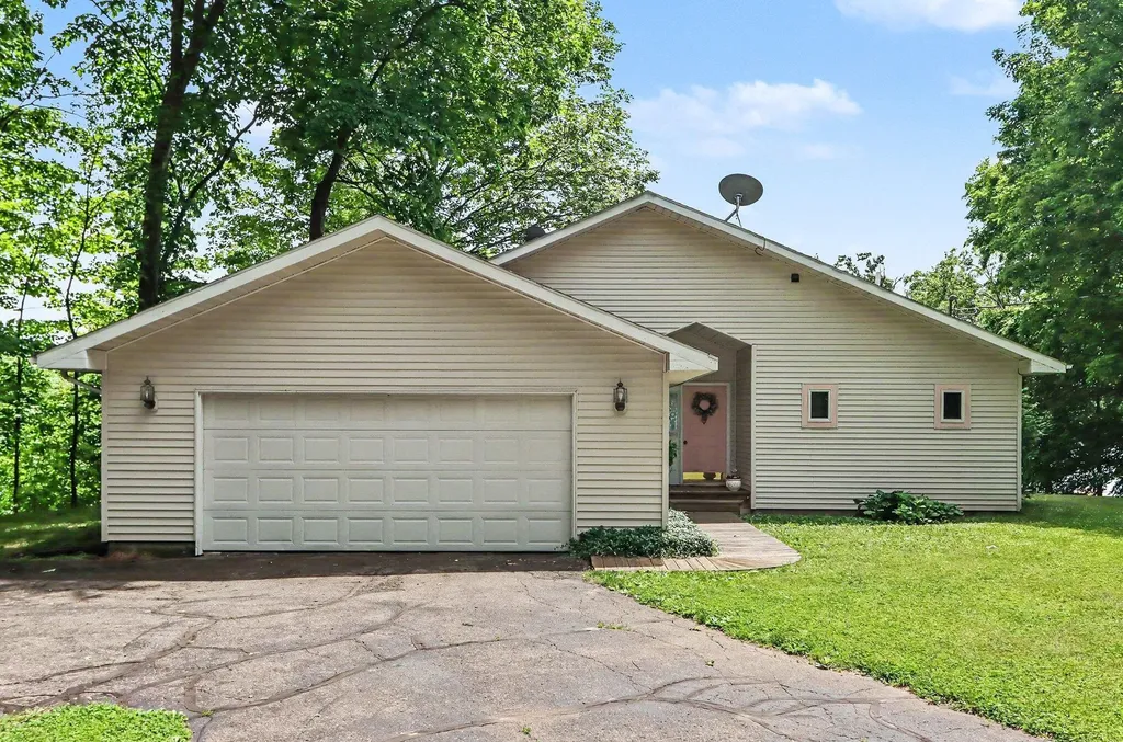 47135 Lakeview Drive Lawrence Township MI 49064