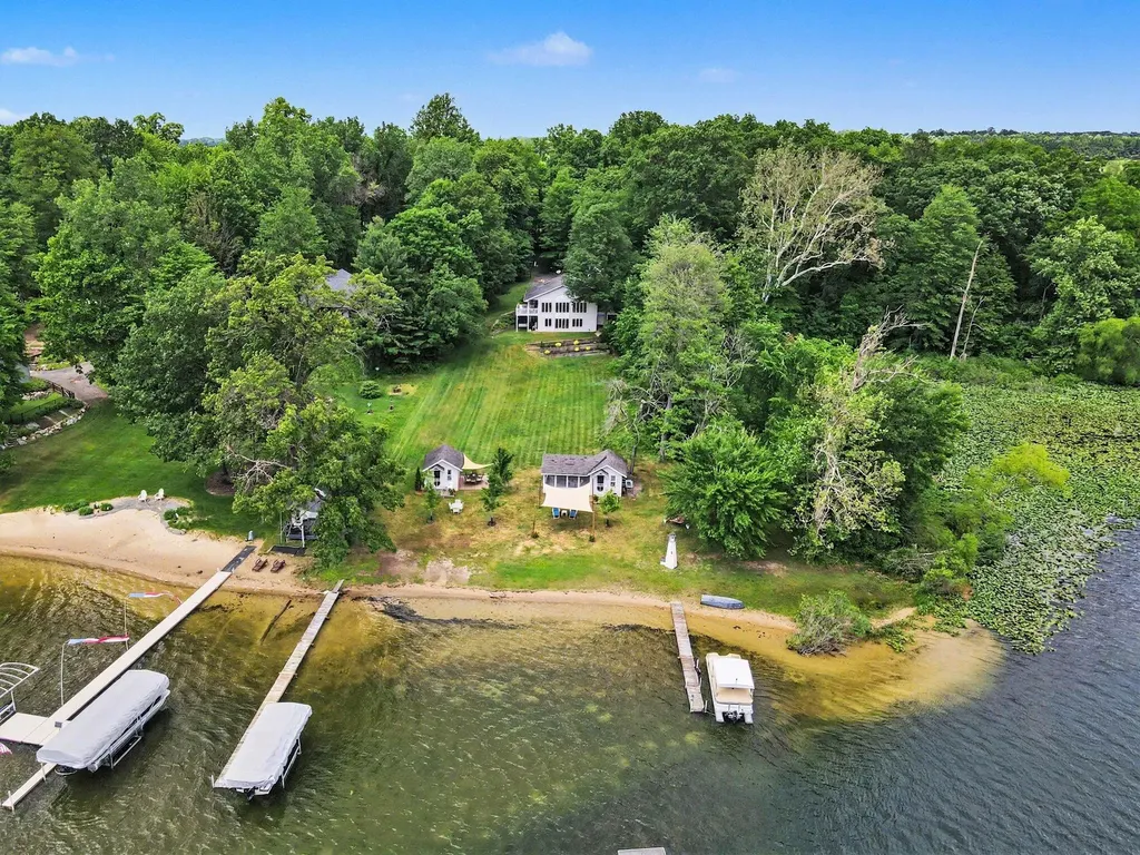47135 Lakeview Drive Lawrence Township MI 49064