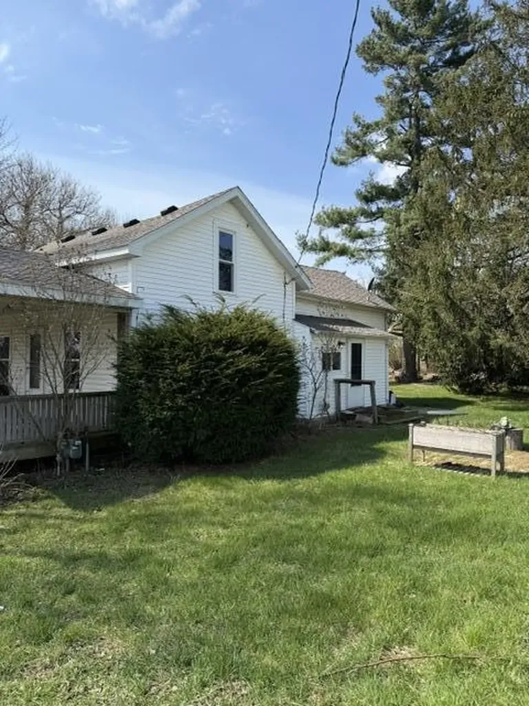 3724 Hennessey Road Watervliet Township MI 49098