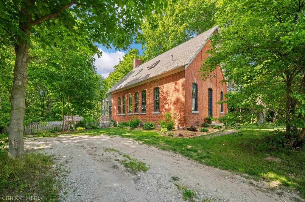 1055 Mount Tabor Road Oronoko Charter Township MI 49107