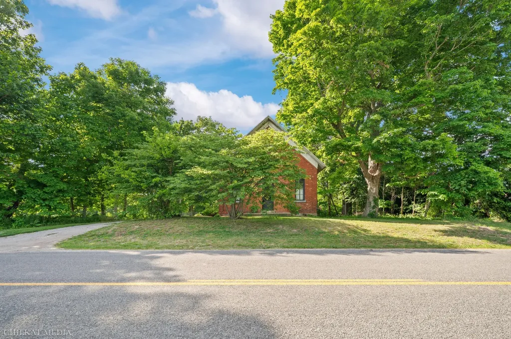 1055 Mount Tabor Road Oronoko Charter Township MI 49107