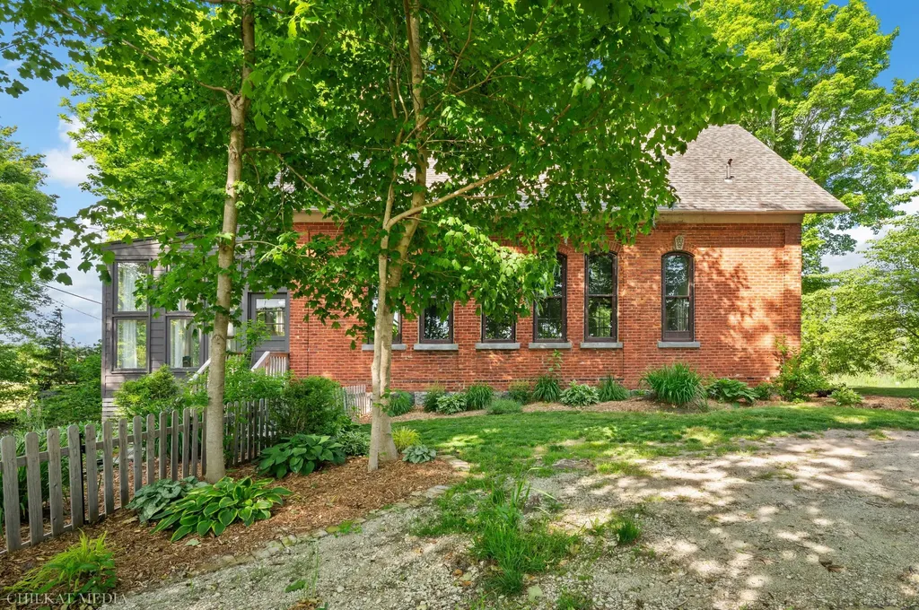 1055 Mount Tabor Road Oronoko Charter Township MI 49107