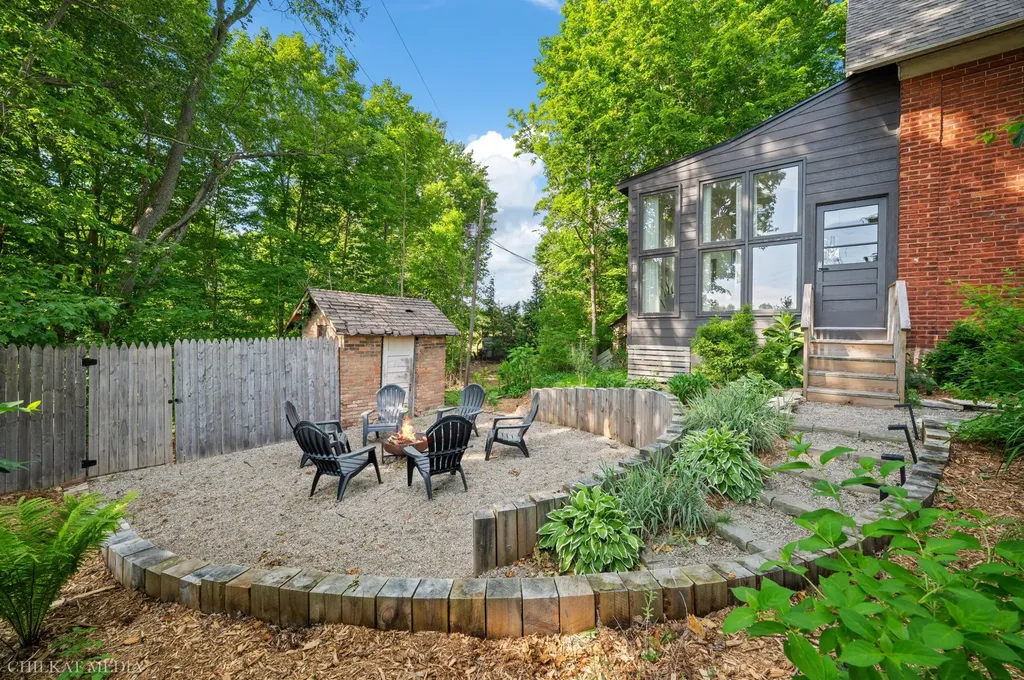 1055 Mount Tabor Road Oronoko Charter Township MI 49107