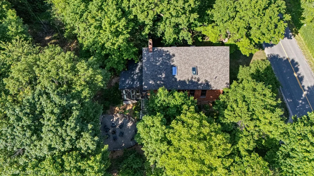 1055 Mount Tabor Road Oronoko Charter Township MI 49107