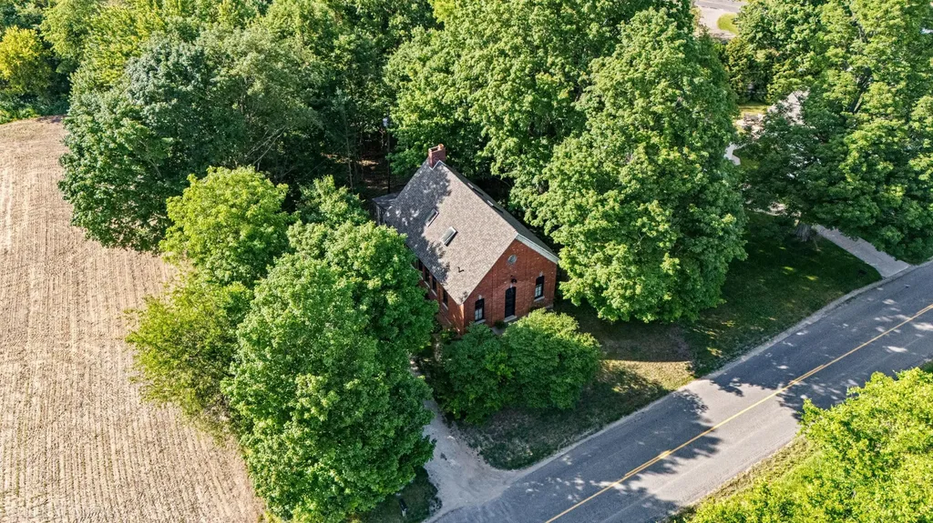 1055 Mount Tabor Road Oronoko Charter Township MI 49107
