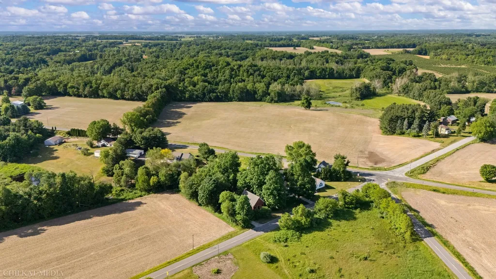 1055 Mount Tabor Road Oronoko Charter Township MI 49107