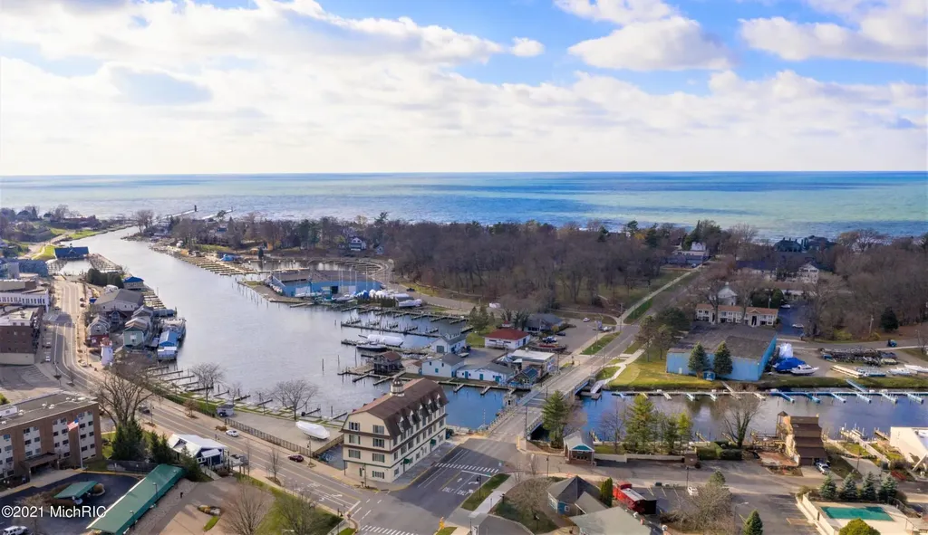 5223 Seawall Court South Haven Charter Township MI 49090