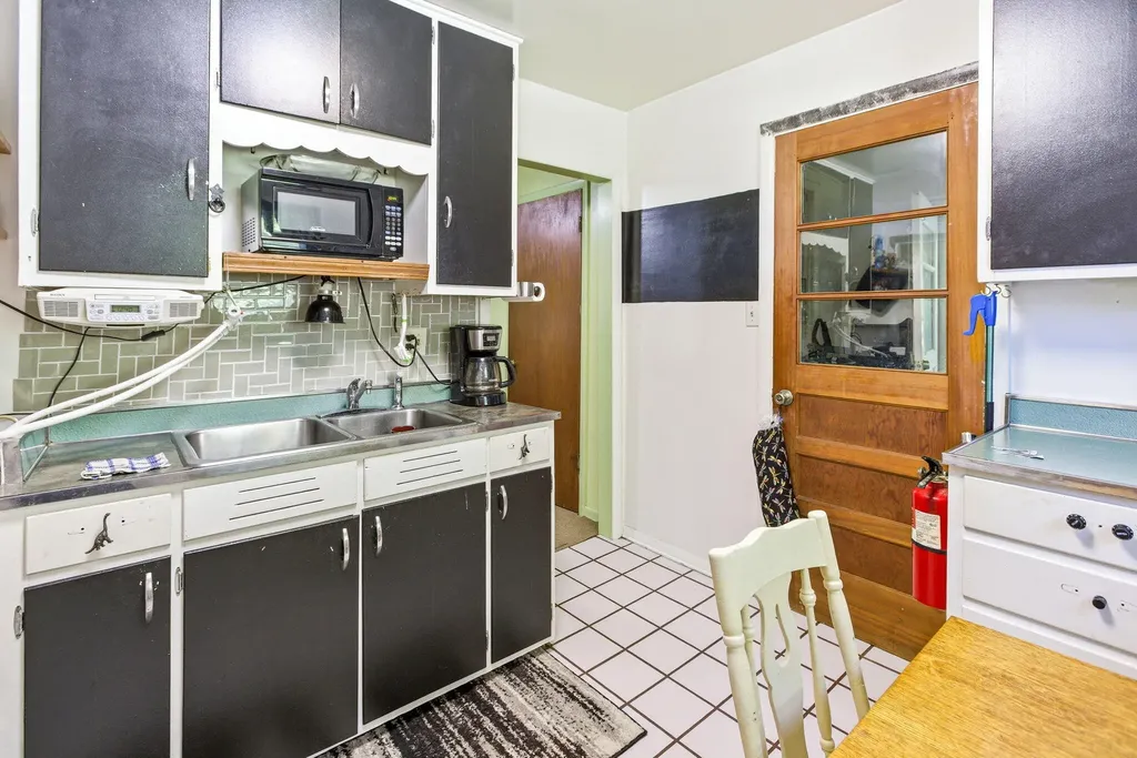1356 Pipestone Road Benton Charter Township MI 49022