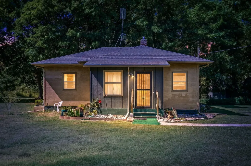 1356 Pipestone Road Benton Charter Township MI 49022