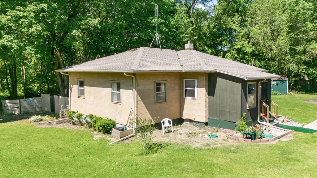 1356 Pipestone Road Benton Charter Township MI 49022