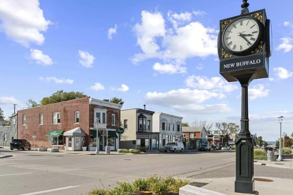 226 S Barker Street New Buffalo City MI 49117