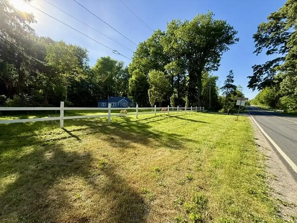 16002 Lakeside Road Chikaming Township MI 49129
