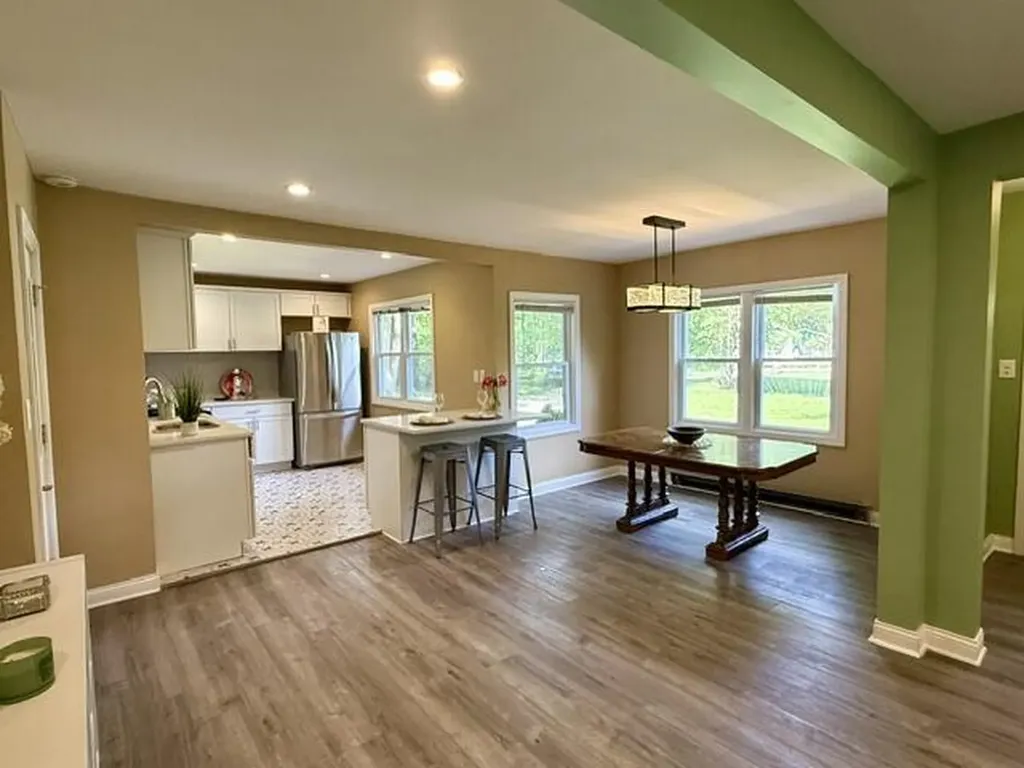 16002 Lakeside Road Chikaming Township MI 49129
