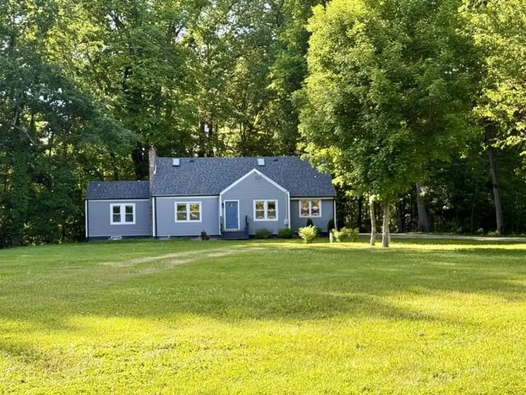 16002 Lakeside Road Chikaming Township MI 49129