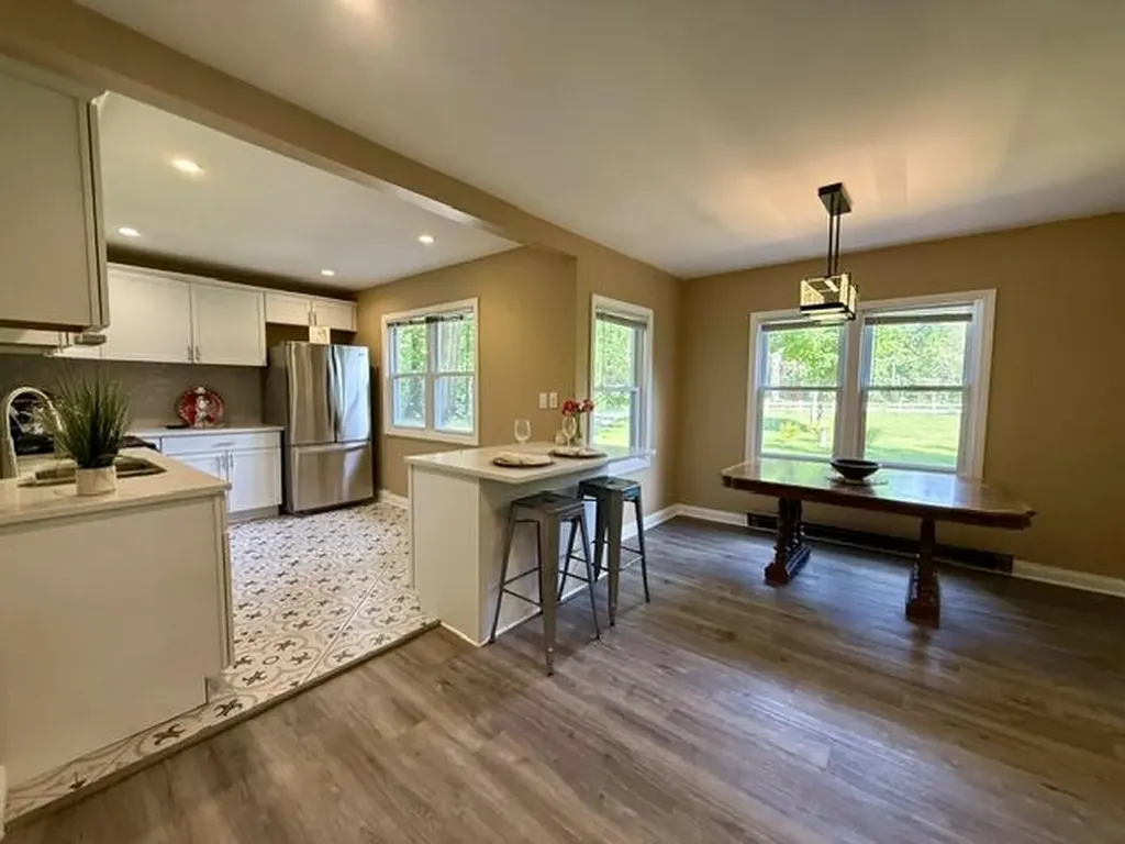 16002 Lakeside Road Chikaming Township MI 49129