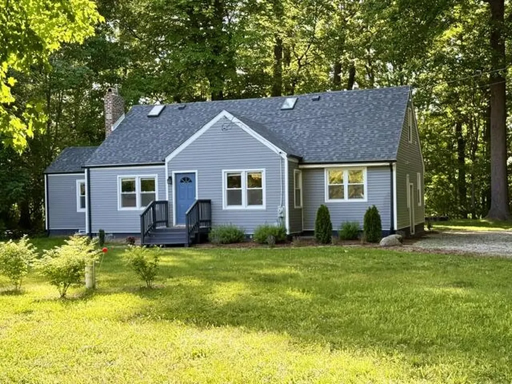 16002 Lakeside Road Chikaming Township MI 49129