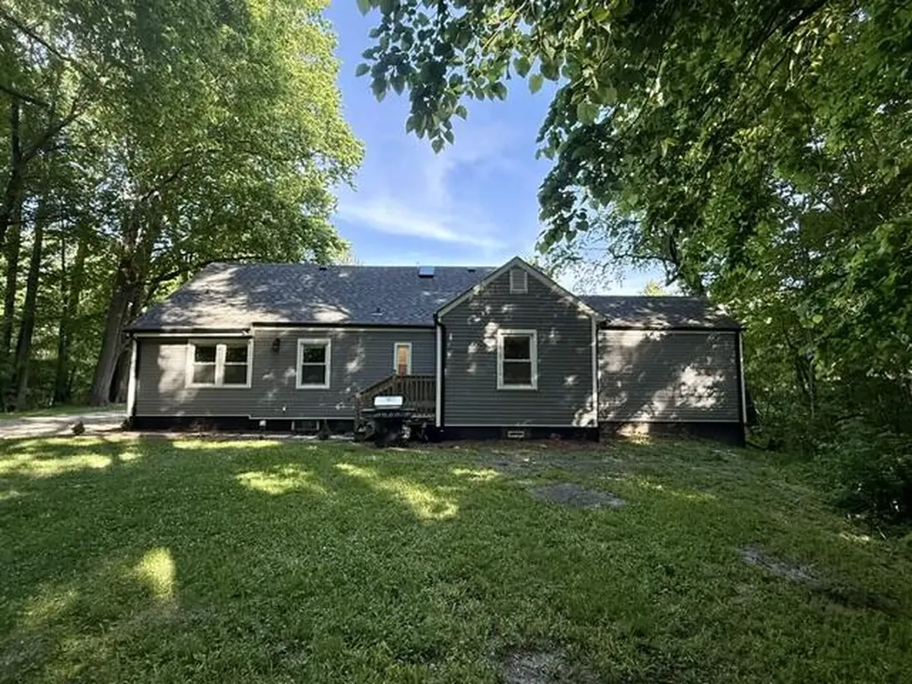 16002 Lakeside Road Chikaming Township MI 49129