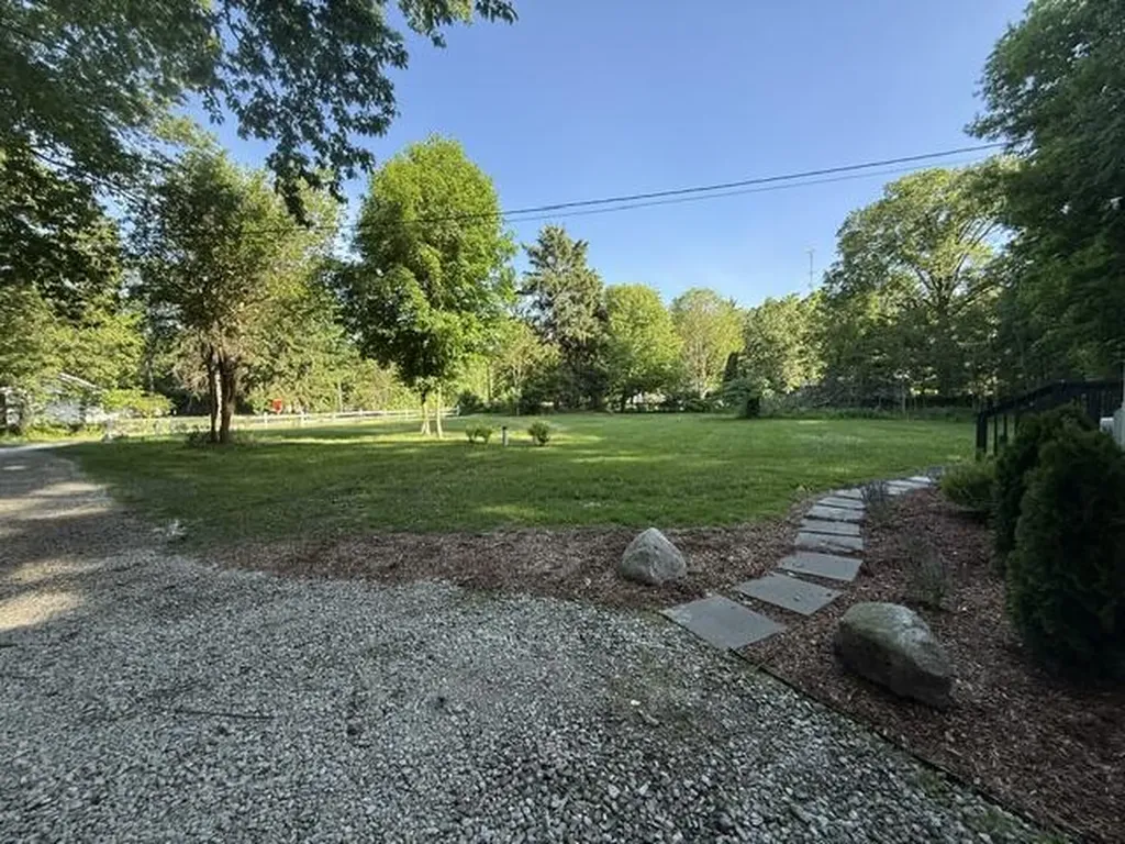 16002 Lakeside Road Chikaming Township MI 49129