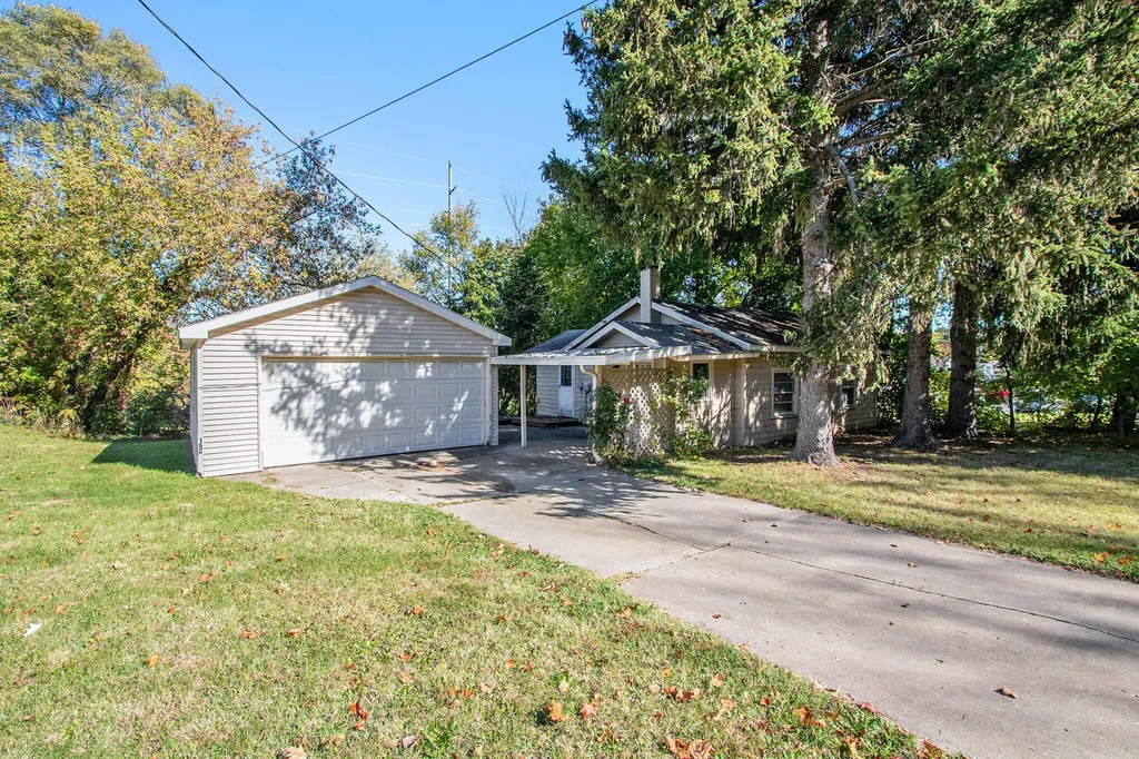 1005 E Front Street Buchanan City MI 49107