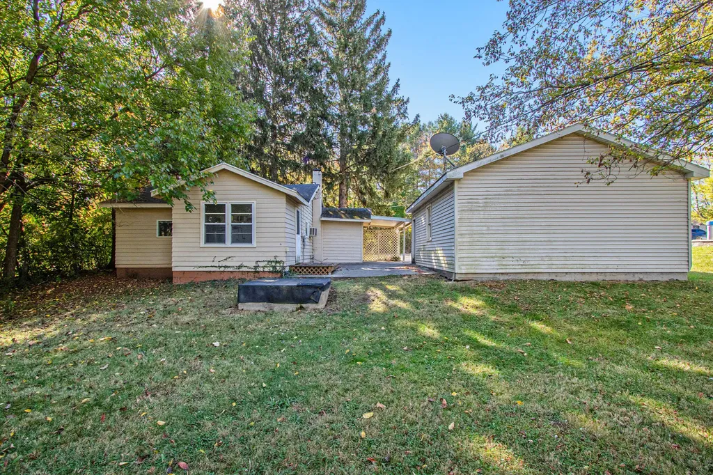 1005 E Front Street Buchanan City MI 49107