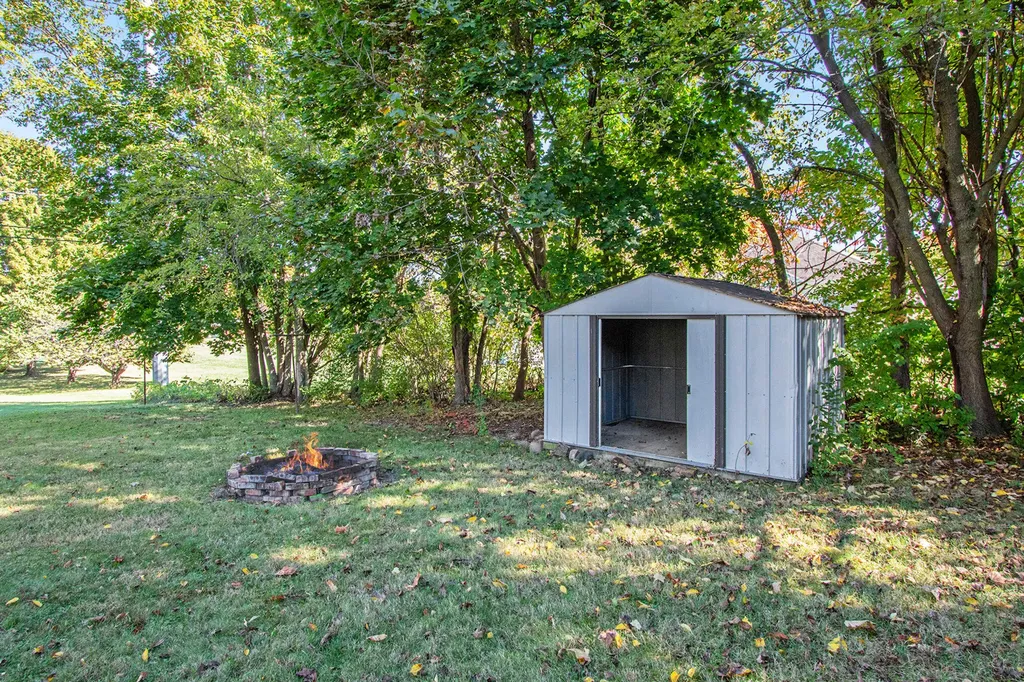 1005 E Front Street Buchanan City MI 49107