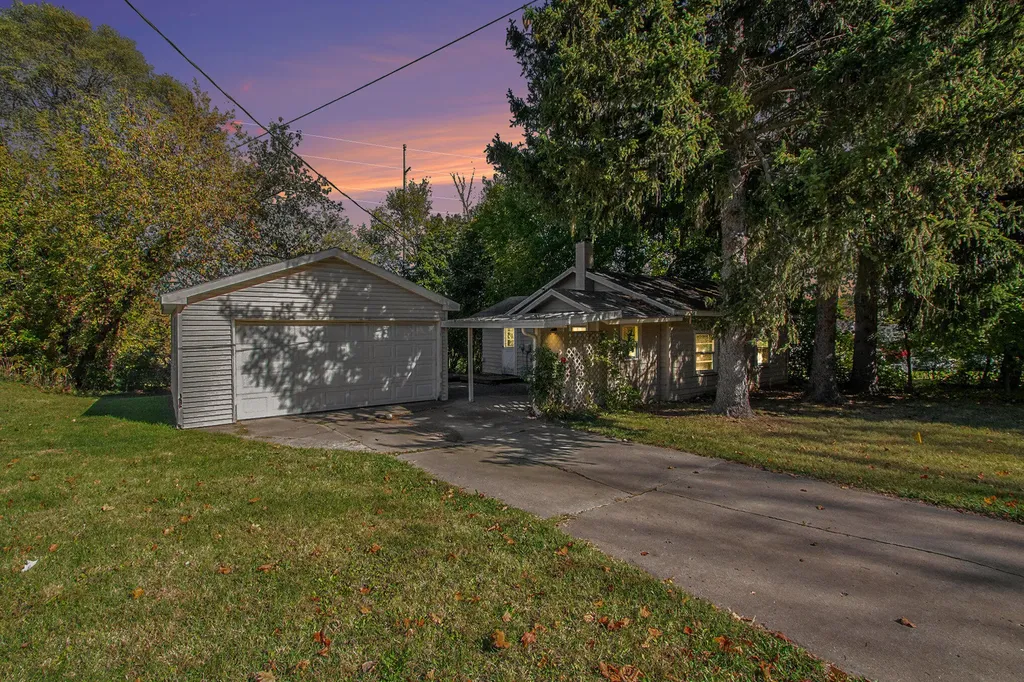 1005 E Front Street Buchanan City MI 49107
