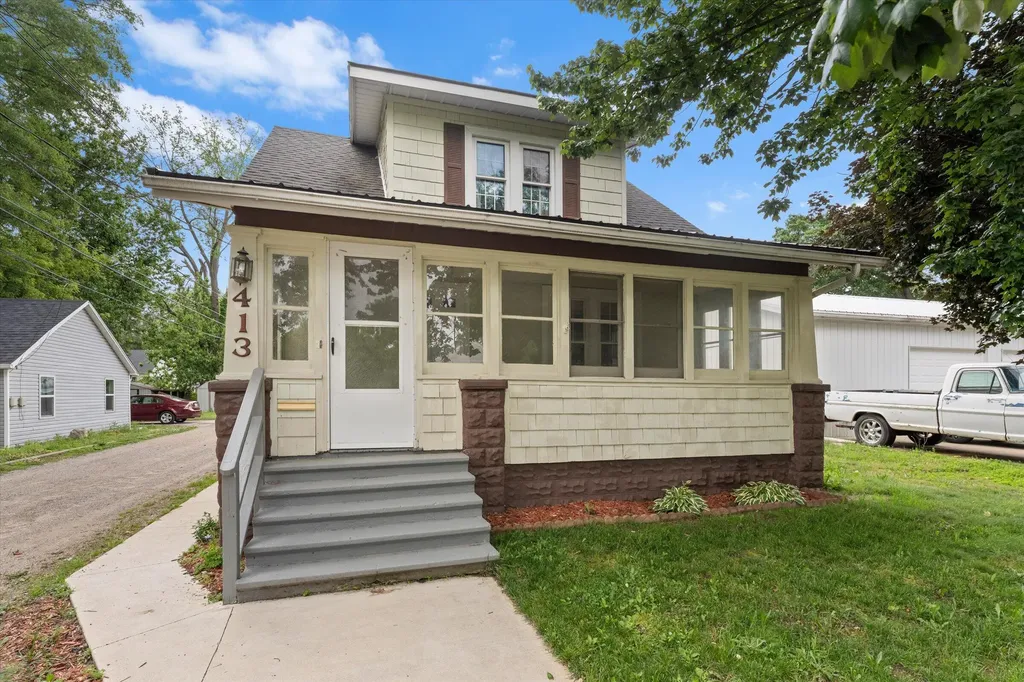 413 S 15th Street Niles City MI 49120